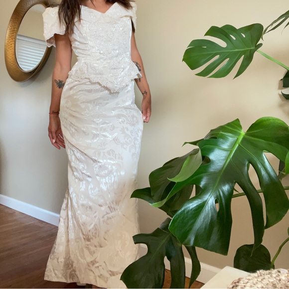 Vintage custom made wedding dress - Picture 3 of 6